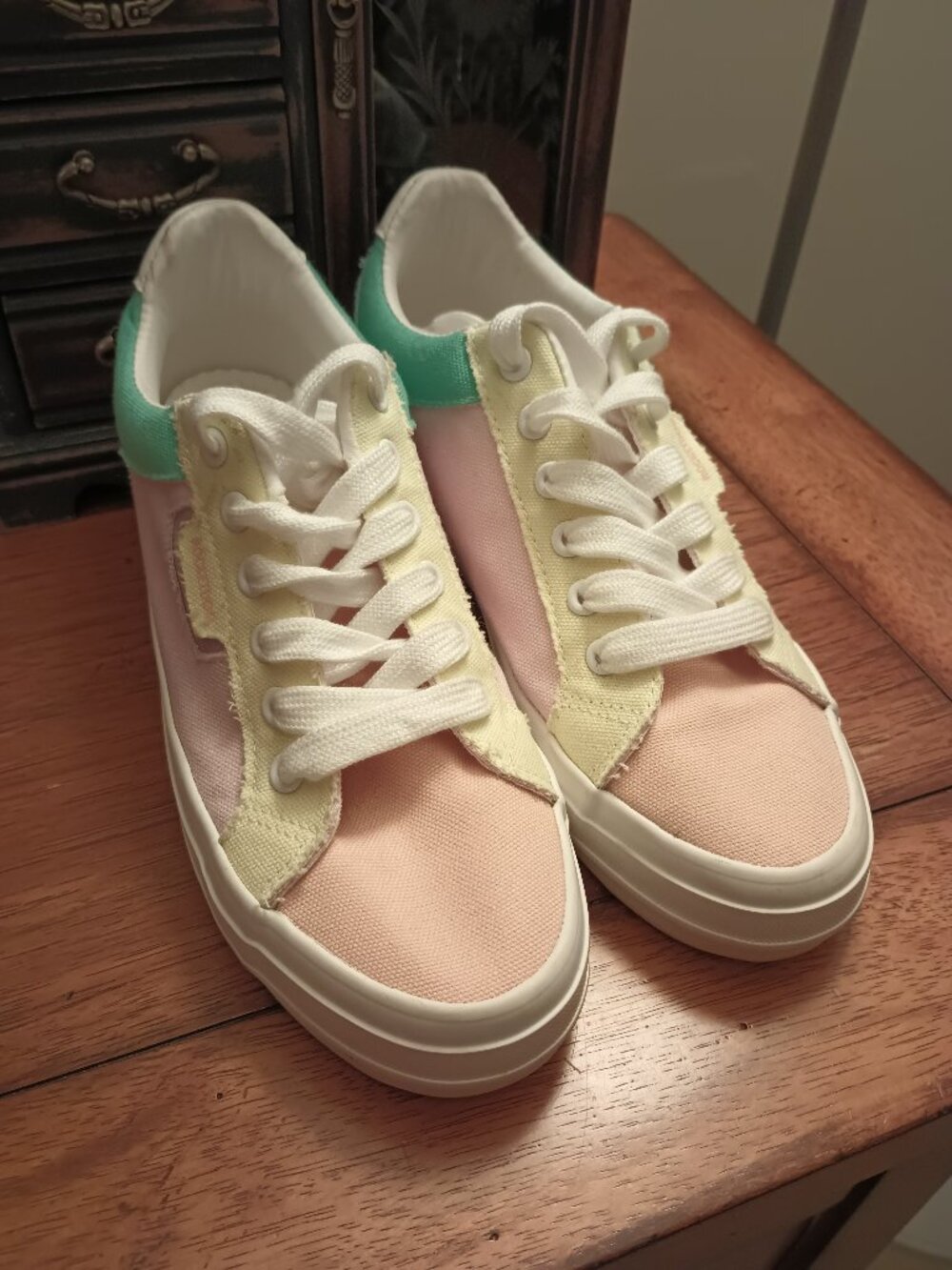 Rocket Dog Pastel Multicolor Canvas Sneakers - Pink, Yellow & Green Size 8 - Picture 10 of 10